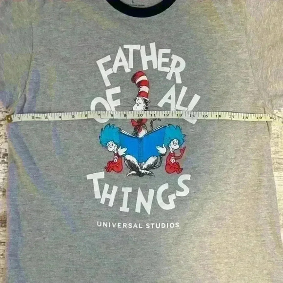 Universal Studios Dr. Seuss gray t-shirt men’s size Large - Picture 5 of 6